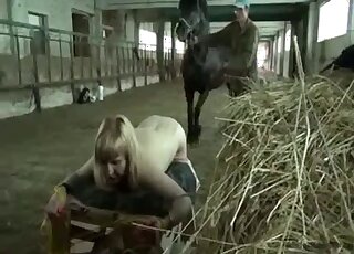 Blonde MILF got pussy fisting before zoo sex with huge horse rod