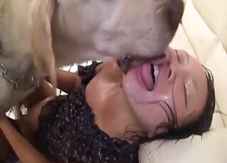 Naked Japanese filmed trying to fuck with the dog